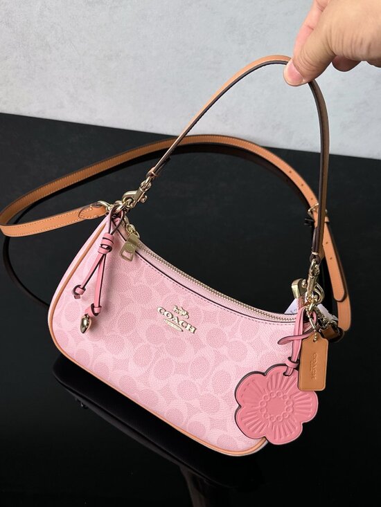 Coach Handbags - 🌸Coach Pink Signature Shoulder Bag With Tea Rose Charm Crossbody Strap